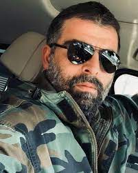 Mehmet akif alakurt 2001 senesinde askerlik görevini yaptıktan sonra best model of yarışmasına katılmış ve bu yarışmada en iyi model ünvanını kazanmıştır.aynı sene içersinde yapılan best model. Pin By Barbara On Mehmet Akif Alakurt Mens Sunglasses Instagram Men