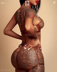 Barbie King @barbiekingdamilf_ x DynastySeries™ Presents Volume 11: Queen -  Briscoe Photography @mymanbriscoe |