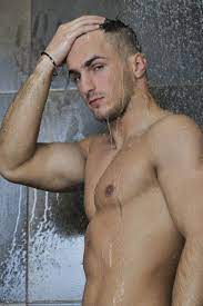 Männliche Leidenschaft in der Dusche | Treffpunkt18