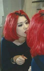 Tumblr Est Un Lieu Ou Vous Pouvez Vous Exprimer Apprendre A Vous Connaitre Et Creer Des Liens Autour De Vos C Red Hair Inspo 90s Grunge Hair Hair Inspo Color