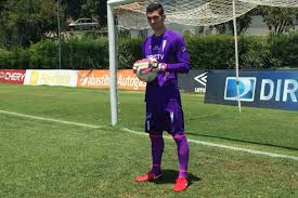 El arquero de universidad católica, matías dituro, reveló que en un futuro cercano le gustaría defender la camiseta de la selección chilena. Matias Dituro Fue Presentado Como Nuevo Refuerzo De Universidad Catolica Es Un Sueno Deportivo La Tercera