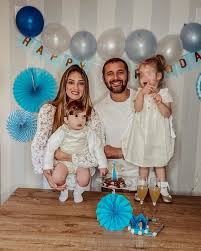 Born 12 august 1986 in galatina, province of lecce) is an italian pop/soul singer, songwriter, producer and tv personality. Alessandra De Angelis Ex Di Temptation Island Terzo Figlio In Arrivo Sono Sconvolta Gossip It
