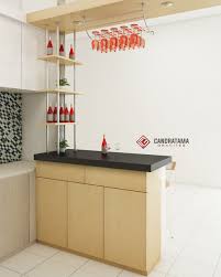 Dari pada memenuhi dapur dengan meja dapur dan segala kelengkapannya… …lebih baik cek desain mini bar minimalis di bawah ini untuk inspirasi rumah kecil yang minimalis! Mini Bar Dapur Minimalis 08113371733 Desain Interior Gresik