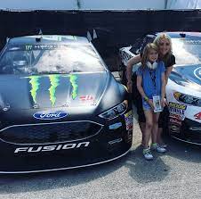 The monster energy girls have brought plenty of pizzazz to the nascar circuit since 2017. Jamie Lynn Spears On Twitter Had An Amazing Weekend In Dallas With My Little Girl Big Thanks To Monsterenergy And Nascar For Always Showing Us A Great Time Https T Co Ttey0uf9f7