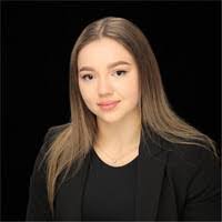 Carissa Beattie's Instagram, Twitter & Facebook