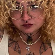 Jade Dickson (dicksonjade123)