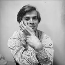The rudolf nureyev foundation website is dedicated to the life and artistic work of nureyev, his artistic legacy, choreographies and influence on ballet dance. Rudolf Nureyev White Crow