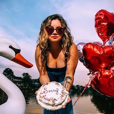 Pamela Flores (@pammiflo) • Facebook