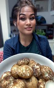 Cambodian adaptation of khanom krok dessert from Myanmar