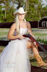 Creative Pose Photography Cowgirl Wedding Dress Sweetheart Wedding Dress Cowgirl Wedding