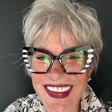 What health insurance options are available for an 85-year-old in Mexico?