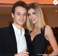 Non stop people vous en dit plus. Alexandra Rosenfeld Enceinte Affiche Son Baby Bump En Bikini A La Plage Purepeople