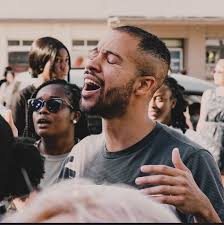 AVIVAMENTO 🔥 ALEMANHA 🇩🇪 Centenas de pessoas foram tocadas pelo  evangelho na Cidade de Nuernberg. Muitos entregaram suas vidas a Jesus e  curas aconteceram!! A Europa está recebendo um mover de impacto