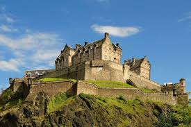 Edimburgo es una ciudad encantadora donde el patrimonio medieval se funde en armonía con el paisaje y las zonas verdes de la ciudad. Guia Completa Para Visitar El Castillo De Edimburgo Actualizado 2020