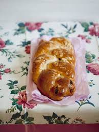 There is absolutely nothing more tempting than the sweet braided bread plaited bread recipe bread plait swiss bread recipe pogaca recipe. Christmas Bread Braid Plait Recipe Don T Hesitate To Send Us A Message Beauty Wallpapers