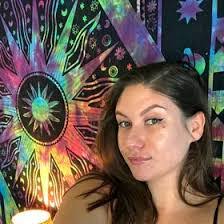 Leanna Horne's Instagram, Twitter & Facebook