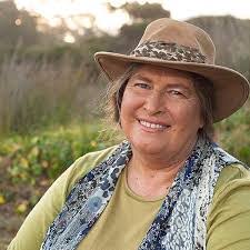 Jennifer Boyes's Instagram, Twitter & Facebook