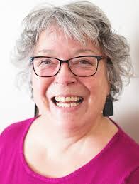 Deanna East's Instagram, Twitter & Facebook