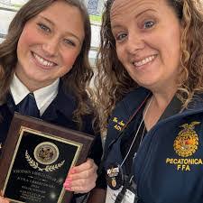 Avery Webster's Instagram, Twitter & Facebook