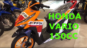 Di indonesia, vario 150 sepertinya lebih di posisikan sebagai motor dengan aura elegan, ini dibuktikan dengan penggunaan warna warna yang solid dan yang specialnya, boon siew honda malaysia juga memberikan opsi warna grafis livery repsol honda motogp di honda vario 150 lengkap dengan. Honda Vario 150cc Repsol Edition 2018 Walkaround Malaysia Youtube