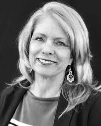 Sandra Wilkes's Instagram, Twitter & Facebook