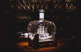 Spirits Decanter Glass Whisky Bottles 700 Ml Glass Liquor Whiskey Decanter  With Airtight Lid - China Wine Bottle, Glass Wine Bottle | Made-In-China.Com
