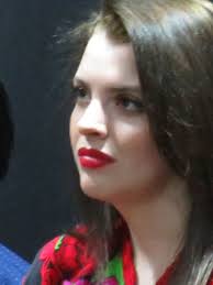 somos el espectador: DEBBIE CASTRO EN EXCELENTE TEMPORADA EN SU DEBUT EN LA  ACTUACION