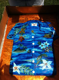 Hawaiian Shirt Cake Carrot Cream Cheese Cake With Buttercream Fondant Shirt Cake Hawaiian Theme Cakes Cake Shirts