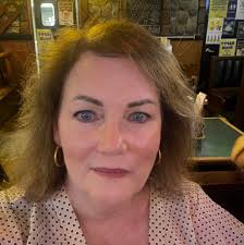 Where is a good salon in Milford for hair color to remove grays?