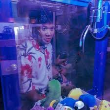 Many others are experiencing horrific co. Fikri On Twitter Krusty Krab Vs Chum Bucket In Real Life