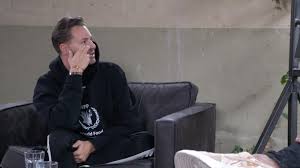 Van leer werd op 18 november thuis in rotterdam overvallen door twee mannen die waren verkleed als bezorger van postnl. Fred Van Leer Recorded His Father S Illness