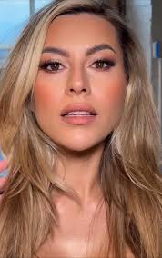 Hi , I haven't posted in here before ( I'm Danielle Joyce Weavers daughter)  if any of use would like to follow my hair page I would appreciate it  @slayedbymalika