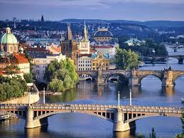 De stad český krumlov kent een historische binnenstad en heeft daardoor ook een plekje op de unesco. Prague Praag Tsjechie Bezienswaardigheden Praag
