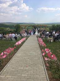 Igyekszem a blogot minél több esküvői sztorival frissíteni idén itt a blogon, ráadásul egy. 2017 05 20 Merlot Borhotel Es Latvanypince Facebook