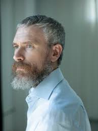 Berhanyer resurge de la mano de un nuevo director creativo, Sergio de  Lázaro