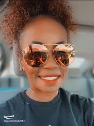 Top Lighting Tips for Perfect Car Selfies: Sunny Spots, Shades, and Smiles