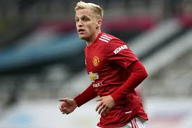 Donny van de beek has been sold by ajax to manchester united. Manchester United Boss Solskjaer Sent Message Over Donny Van De Beek Position Manchester Evening News