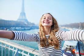 Selon une étude menée par le site attractiontix, la tour eiffel est mentionnée plus de 10.700 fois sur instagram en 2015. Kultur In Paris Fur Museumsphobiker Oui Sncf