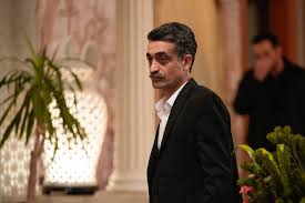 Yalı Çapkını 90.Bölüm Özet ve Kareleri 📸 Ferit ve Suna arasında yaşanan  yakınlaşma, hem Seyran'ı hem de Abidin'i hiç düşünmedikleri durumları  sorgulamaya iter. Ferit geçmişi ile yüzleşmeye çalışırken Seyran'ın onu  ayakta tutmak