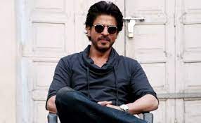 Shahrukh khan was born on 2 november 1965 in new delhi, india. Gagal Wujudkan Impian Fans Yang Meninggal Dunia Shahrukh Khan Semoga Allah Memberi Kekuatan Okezone Celebrity