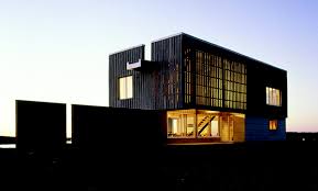Located in a glaciated landscape on the coast of nova scotia in canada, the two hulls house integrates into the natural environment but also enhances this striking area with its creative design. House 22 Mackay Lyons Sweetapple Architects