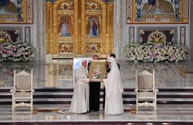 Bulevardul bucurestii noi 70 c 012365 bucuresti romania. Video Papa Francisc A Salutat Pelerinii Din CapitalÄƒ Dintr Un Papamobil ParÅ£ial Descoperit Pe O Ploaie TorenÅ£ialÄƒ La Finalul Primei Zile In Romania