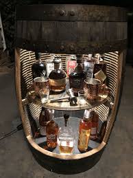 Whiskey Barrel Bar Winebarrel Barricas De Madera Disenos De Bares De Casa Mesas De Bar