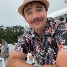 HappyHalloween 🎃Hope you like my genderbend Joker 😏💚💜 ALSO!!!! Check  out the link below for my Halloween bundle currently going