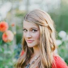 Kara Collins's Instagram, Twitter & Facebook