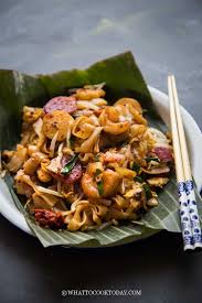 Чар квай теов (char kway teow). Penang Char Kway Teow Stir Fried Flat Rice Noodles Noodle Recipes Rice Noodle Recipes Char Kway Teow Recipe