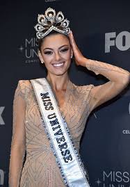 Miss universe 2014 @paulinavegadiep, miss universe 2017 @demitebow and @missusa 2019 @chesliekryst are this year's expert analysts and correspondents for the 69th #missuniverse. Pin On Beauty Pageant Queens