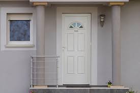 Avec une porte d'entrée en pvc, vous n'entendrez pas vos voisins et subirez pas de pertes de chaleur dans votre maison. Prix D Une Porte D Entree En Pvc Budget Maison Com