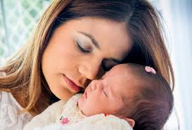 Estrelas fazem ensaio com seus filhos recém-nascidos. Confira!