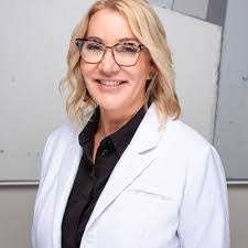 Amber Dishmon's Instagram, Twitter & Facebook